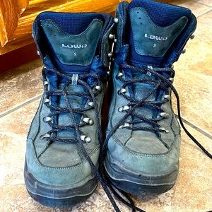 Lowa Renegade GTX Mid mens Hiking Boots